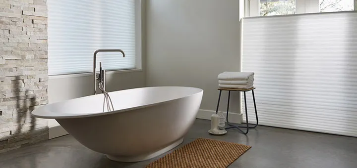 ¿Cómo elegir las mejores cortinas y persianas para el baño?