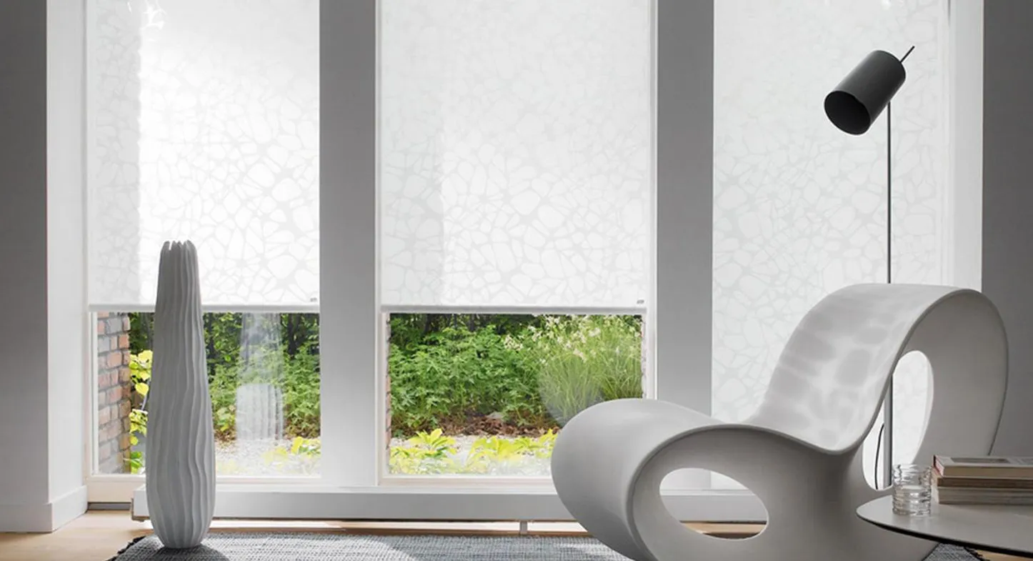 Obtén una apariencia diferente con nuestras cortinas y persianas minimalistas