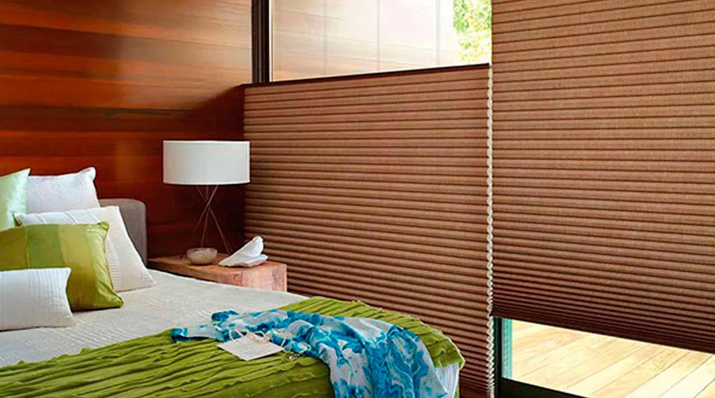¿Cómo las cortinas pueden mejorar el aspecto de tu dormitorio?