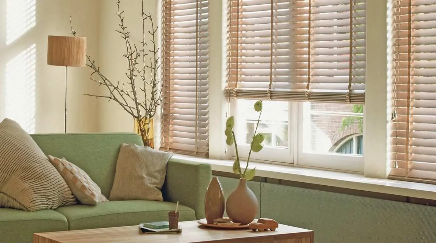 Descubre cómo las persianas para interiores pueden ser una inversión inteligente para tu hogar